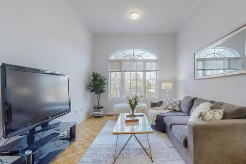 Photo 18 at 10 Breezeway Crescent, Rouge Woods, Richmond Hill