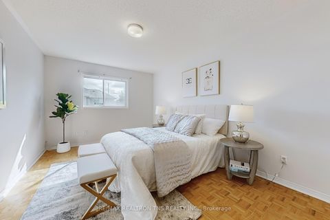 Photo 23 at 10 Breezeway Crescent, Rouge Woods, Richmond Hill