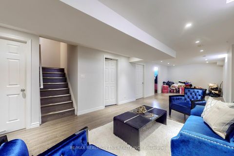 Photo 32 at 10 Breezeway Crescent, Rouge Woods, Richmond Hill