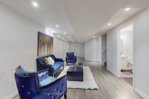 Photo 33 at 10 Breezeway Crescent, Rouge Woods, Richmond Hill