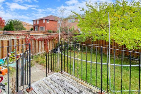 Photo 40 at 10 Breezeway Crescent, Rouge Woods, Richmond Hill