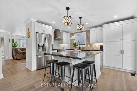 Photo 12 at 7 Pacific Avenue, Little Lake, Barrie