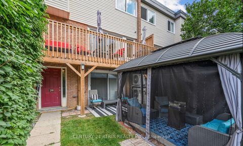 Photo 4 at 299 Milestone Crescent, Aurora Village, Aurora