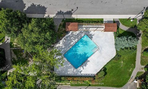 Photo 15 at 299 Milestone Crescent, Aurora Village, Aurora