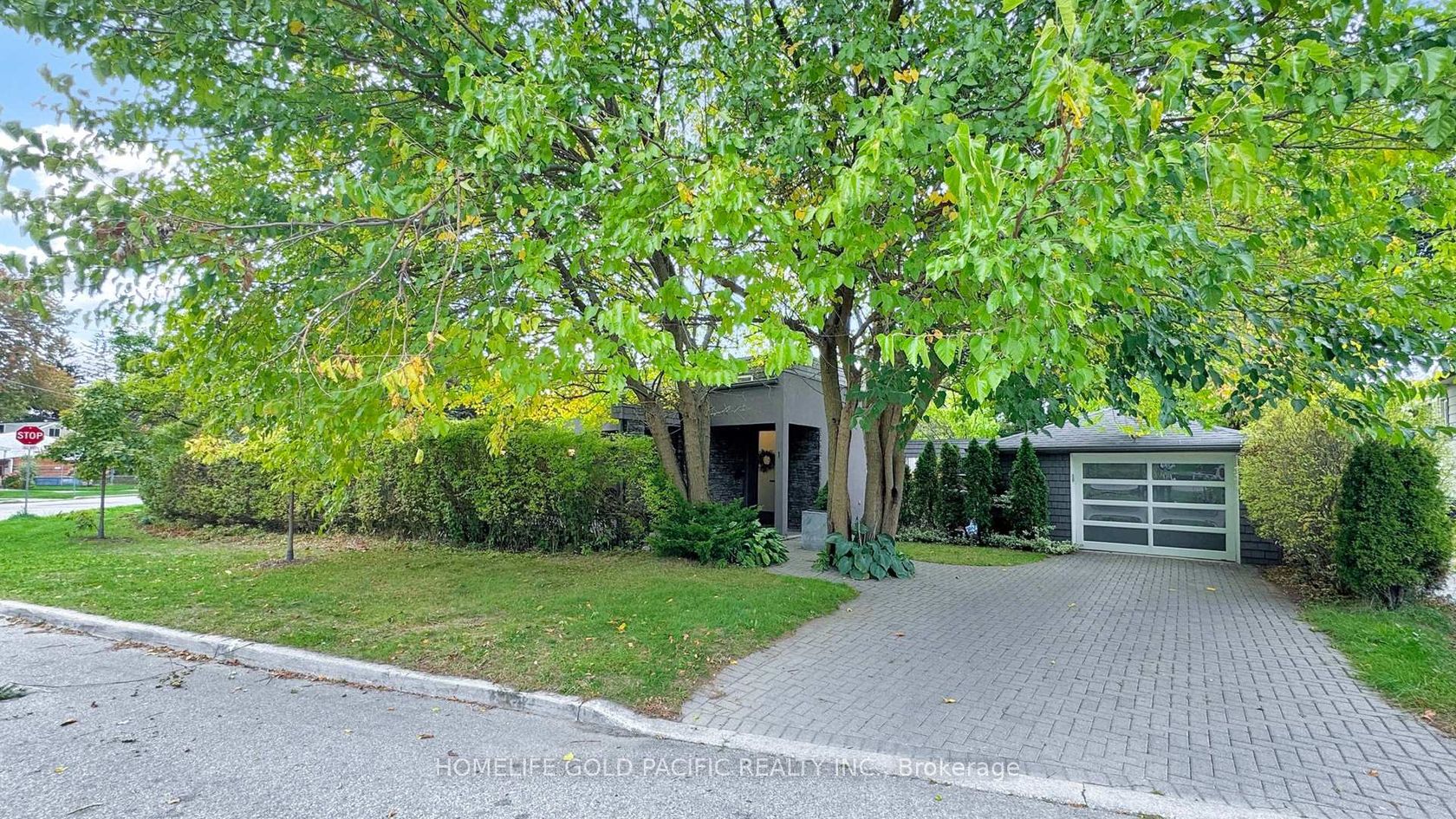 Photo 1 at 1 Westbourne Avenue, Birchmount, Toronto Photo 1 at 1 Westbourne Avenue, Birchmount, Toronto