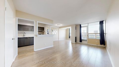 Photo 10 at 1918 - 10 Edgecliffe Golfway, Flemingdon Park, Toronto