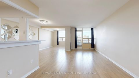 Photo 11 at 1918 - 10 Edgecliffe Golfway, Flemingdon Park, Toronto