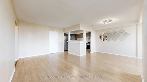 Photo 14 at 1918 - 10 Edgecliffe Golfway, Flemingdon Park, Toronto