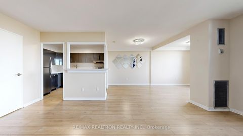 Photo 15 at 1918 - 10 Edgecliffe Golfway, Flemingdon Park, Toronto