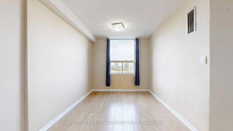 Photo 17 at 1918 - 10 Edgecliffe Golfway, Flemingdon Park, Toronto