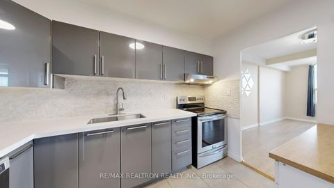 Photo 20 at 1918 - 10 Edgecliffe Golfway, Flemingdon Park, Toronto