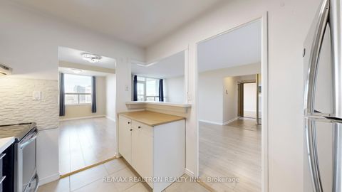 Photo 21 at 1918 - 10 Edgecliffe Golfway, Flemingdon Park, Toronto