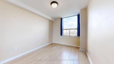 Photo 26 at 1918 - 10 Edgecliffe Golfway, Flemingdon Park, Toronto