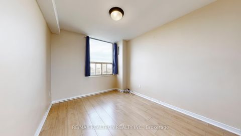 Photo 27 at 1918 - 10 Edgecliffe Golfway, Flemingdon Park, Toronto