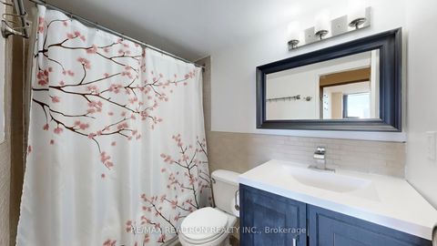 Photo 29 at 1918 - 10 Edgecliffe Golfway, Flemingdon Park, Toronto