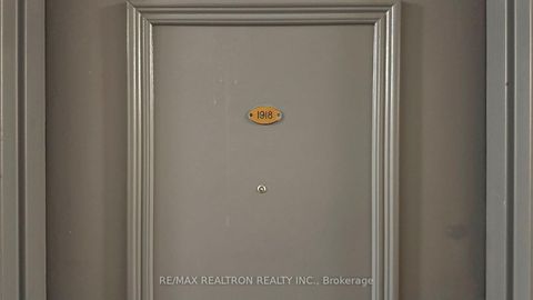 Photo 32 at 1918 - 10 Edgecliffe Golfway, Flemingdon Park, Toronto