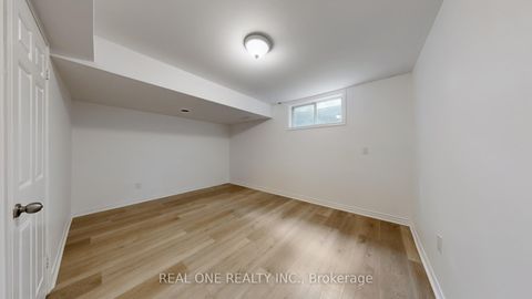 Photo 39 at 465 Woodland Acres Crescent, Rural Vaughan, Vaughan