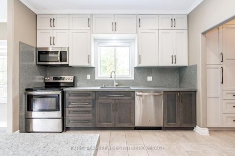 Photo 7 at 46 Kell Place, Bayshore, Barrie
