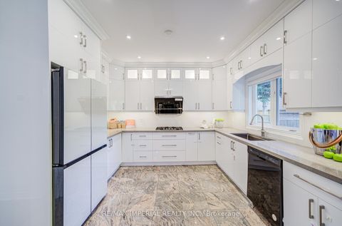 Photo 17 at 206 Hollywood Avenue, Willowdale East, Toronto