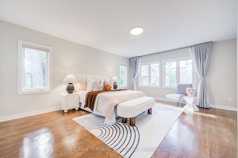 Photo 25 at 206 Hollywood Avenue, Willowdale East, Toronto