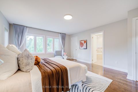 Photo 27 at 206 Hollywood Avenue, Willowdale East, Toronto