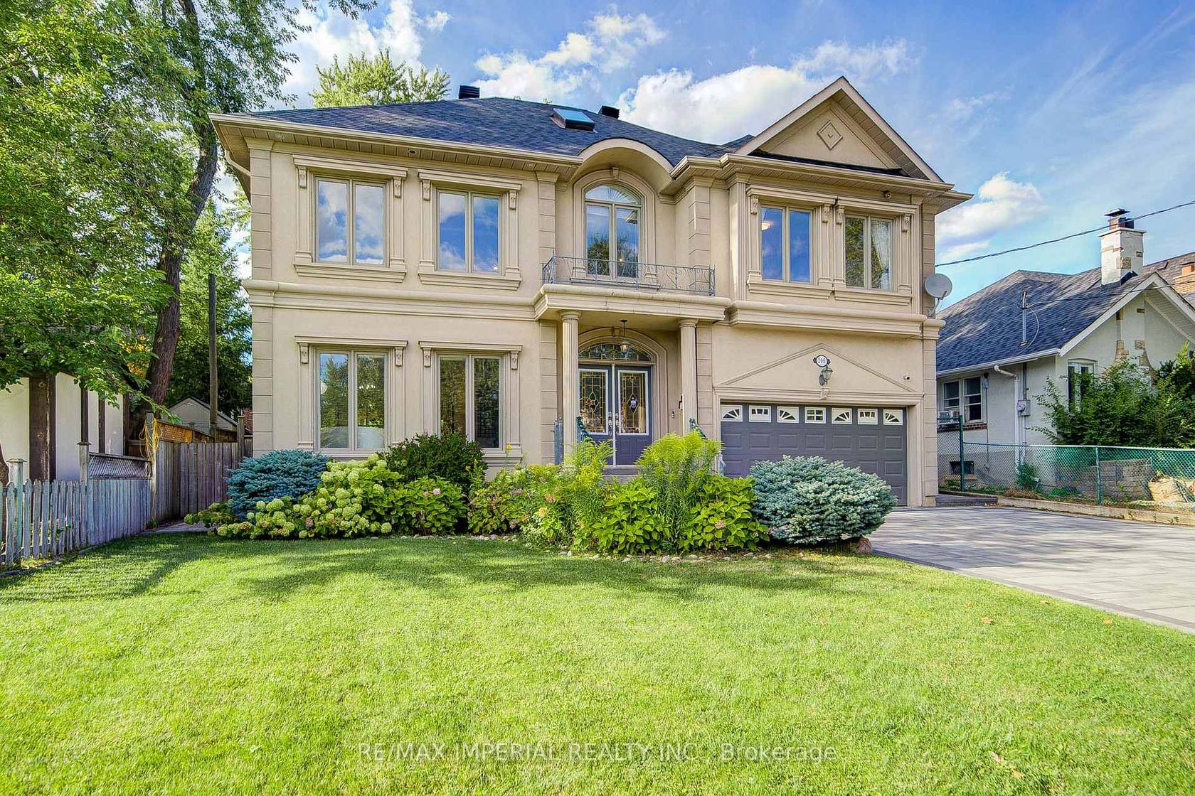 206 Hollywood Avenue, Willowdale East, Toronto  by Loree Meneguzzi Real Estate 206 Hollywood Avenue, Willowdale East, Toronto