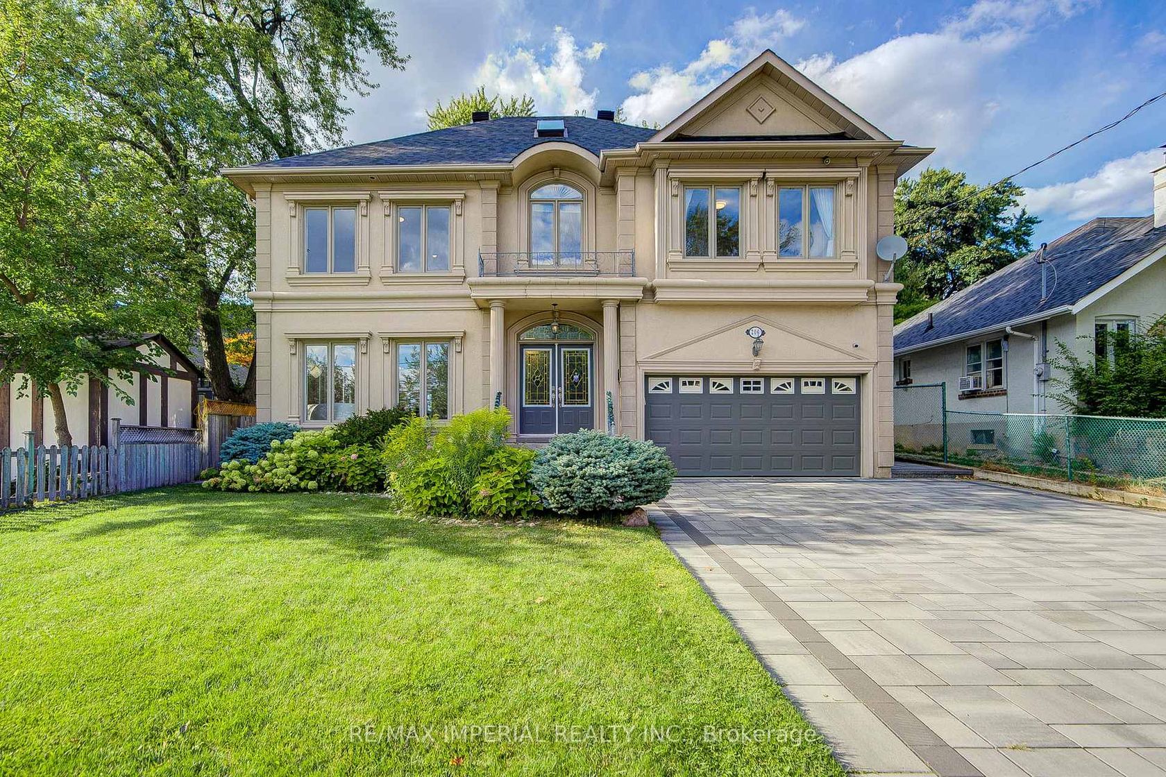 Photo 1 at 206 Hollywood Avenue, Willowdale East, Toronto Photo 1 at 206 Hollywood Avenue, Willowdale East, Toronto