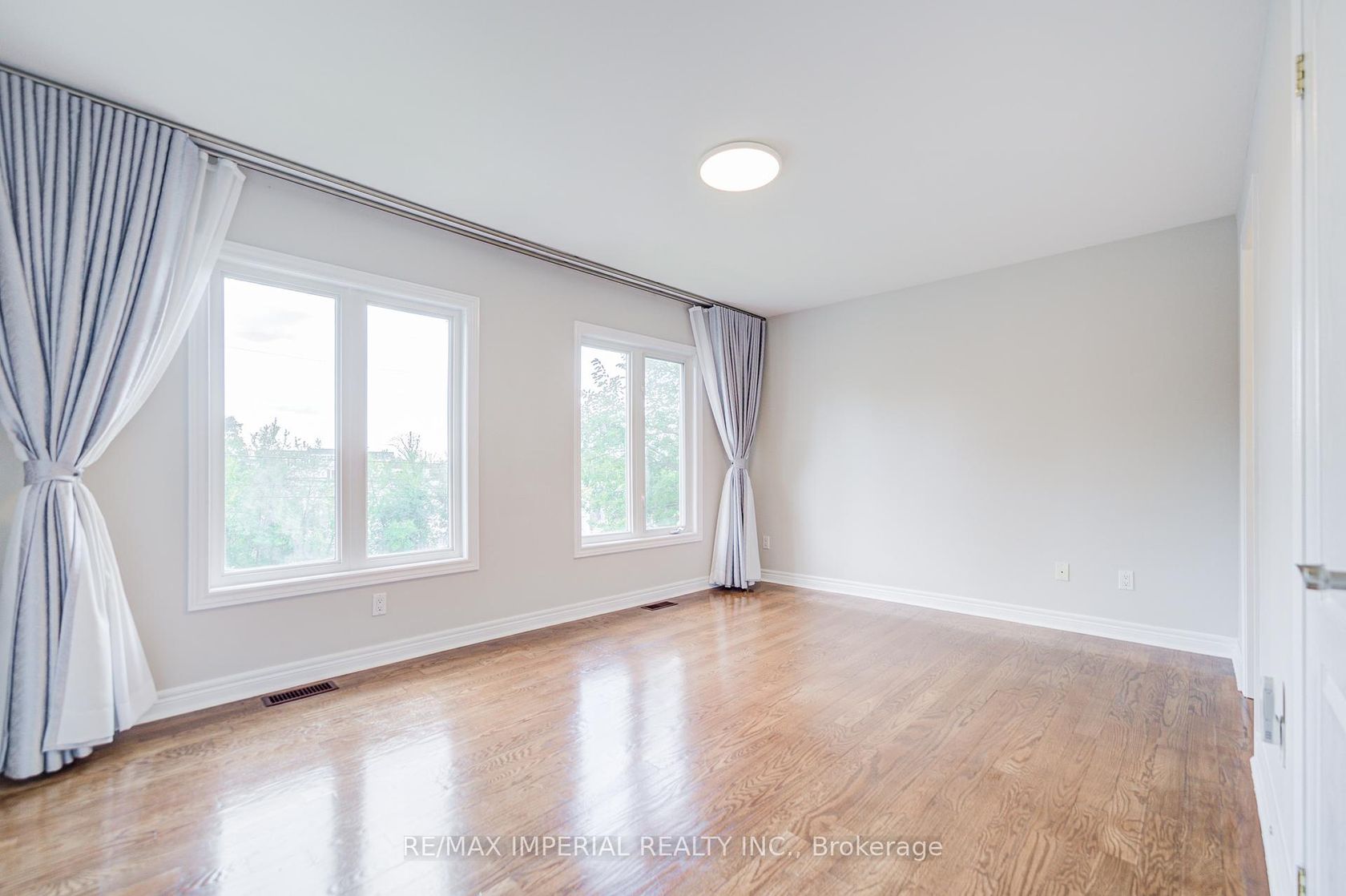 Photo 31 at 206 Hollywood Avenue, Willowdale East, Toronto Photo 31 at 206 Hollywood Avenue, Willowdale East, Toronto