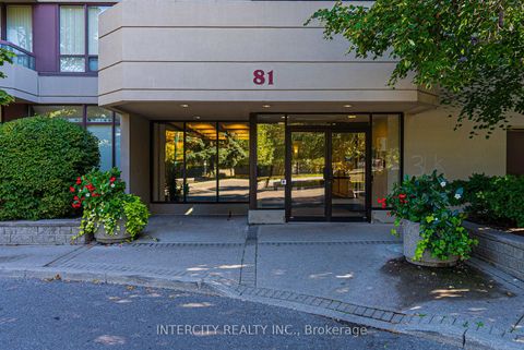 Photo 2 at Ph208 - 81 Townsgate Drive, Yorkhill, Vaughan