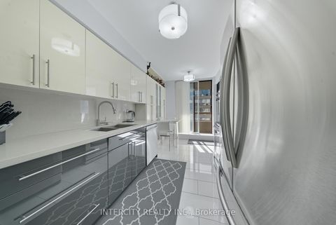 Photo 6 at Ph208 - 81 Townsgate Drive, Yorkhill, Vaughan