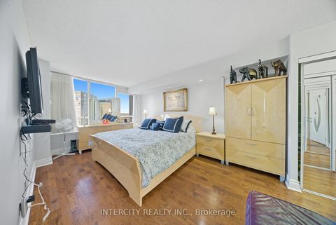 Photo 14 at Ph208 - 81 Townsgate Drive, Yorkhill, Vaughan