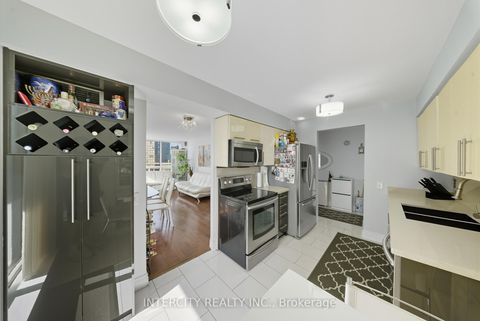 Photo 20 at Ph208 - 81 Townsgate Drive, Yorkhill, Vaughan