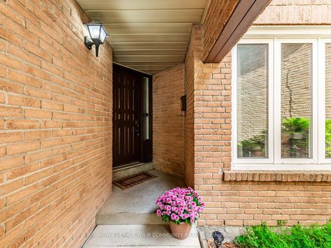 Photo 1 at 46 Peter Andrew Crescent, Brownridge, Vaughan Photo 1 at 46 Peter Andrew Crescent, Brownridge, Vaughan