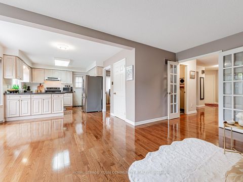 Photo 11 at 46 Peter Andrew Crescent, Brownridge, Vaughan