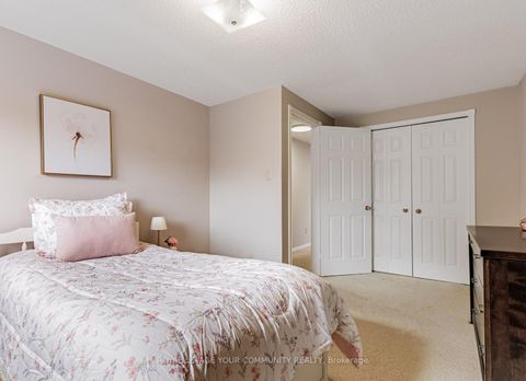 Photo 25 at 46 Peter Andrew Crescent, Brownridge, Vaughan