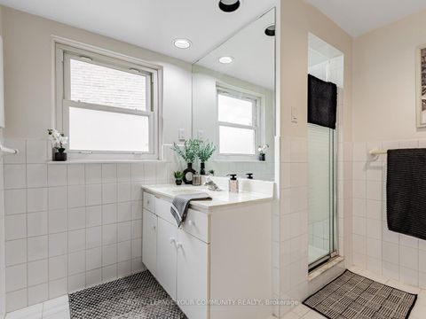 Photo 30 at 46 Peter Andrew Crescent, Brownridge, Vaughan