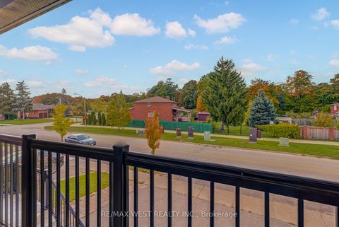 Photo 16 at 101 Tall Grass Trail, East Woodbridge, Vaughan