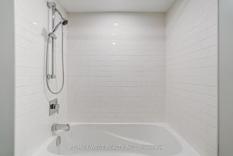 Photo 23 at 101 Tall Grass Trail, East Woodbridge, Vaughan