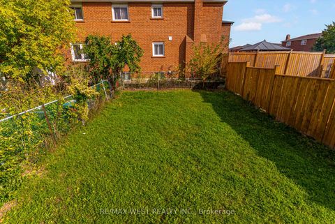 Photo 40 at 101 Tall Grass Trail, East Woodbridge, Vaughan