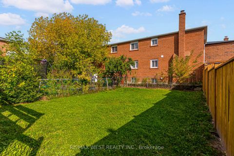 Photo 41 at 101 Tall Grass Trail, East Woodbridge, Vaughan