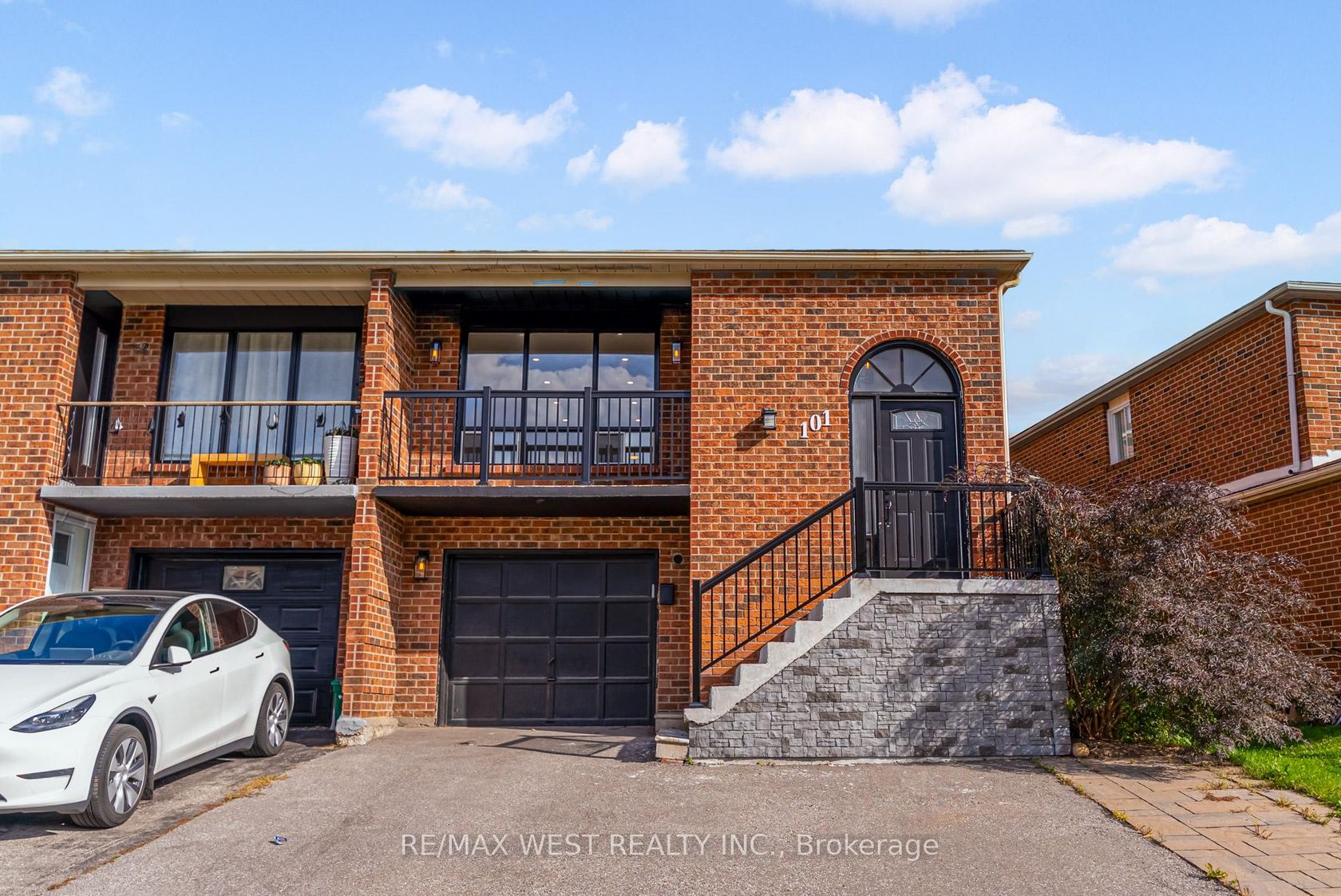 101 Tall Grass Trail, East Woodbridge, Vaughan photo 3