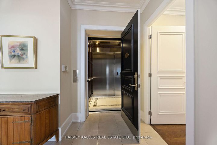 Photo 1 at 1602B - 660 Sheppard Avenue E, Bayview Village, Toronto