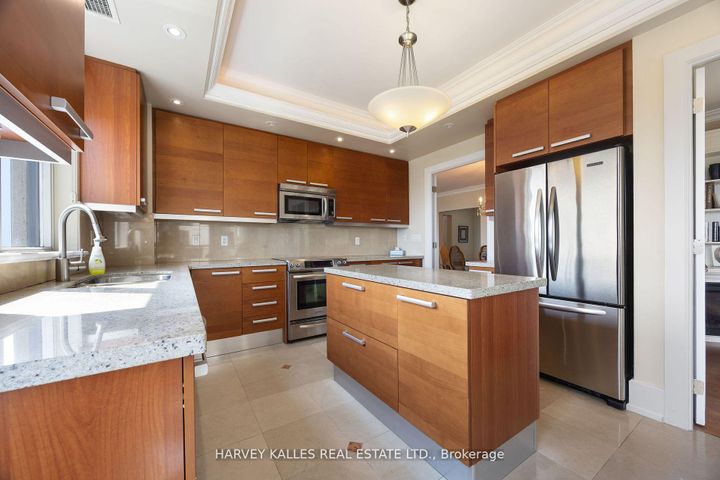 Photo 5 at 1602B - 660 Sheppard Avenue E, Bayview Village, Toronto