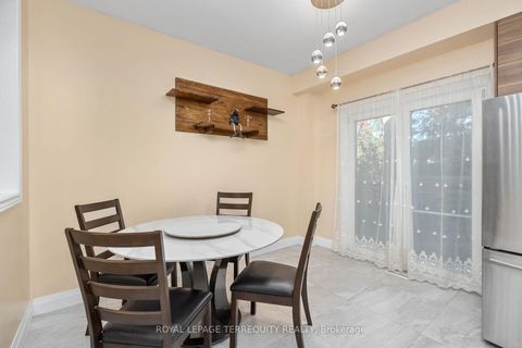 Photo 13 at 111 English Oak Drive, Oak Ridges Lake Wilcox, Richmond Hill