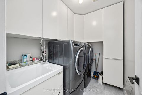 Photo 14 at 111 English Oak Drive, Oak Ridges Lake Wilcox, Richmond Hill