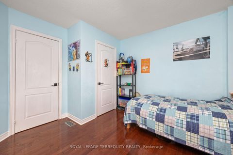 Photo 17 at 111 English Oak Drive, Oak Ridges Lake Wilcox, Richmond Hill