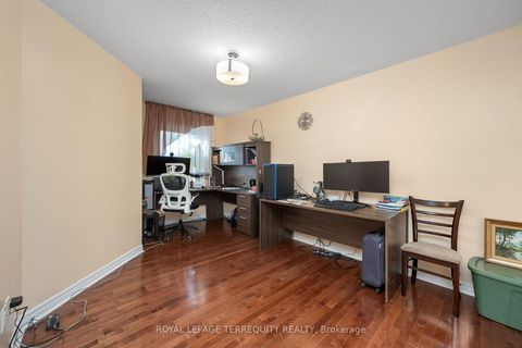 Photo 19 at 111 English Oak Drive, Oak Ridges Lake Wilcox, Richmond Hill