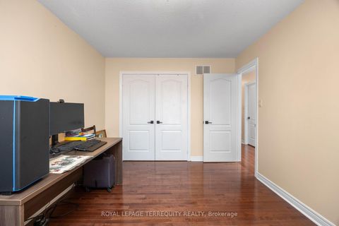 Photo 20 at 111 English Oak Drive, Oak Ridges Lake Wilcox, Richmond Hill