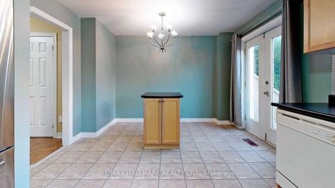 Photo 3 at 29 Tollgate Mews, Scarborough Village, Toronto