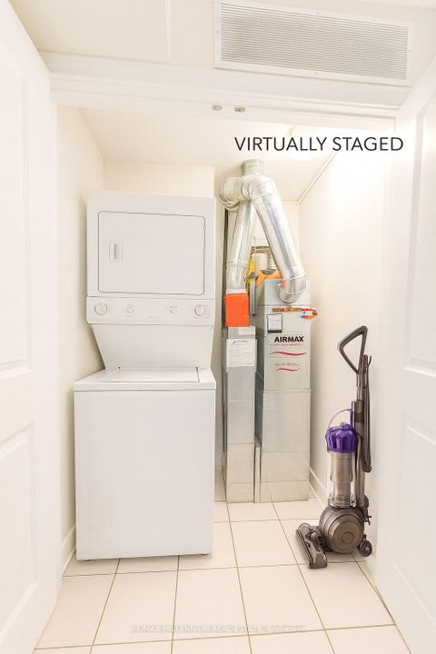 Photo 4 at 267 - 60 Parrotta Drive, Pelmo Park W5, Toronto